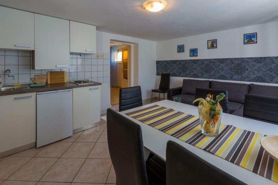 Apartment Dvorska Crikvenica Exterior photo